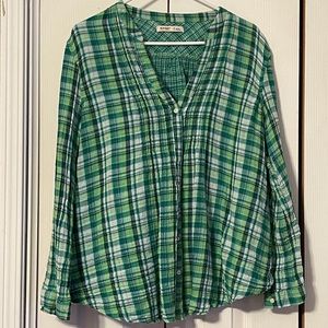 Old Navy Long Sleeve Button-Down Shirt